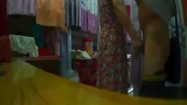 Peaches và bạn bè vi ...