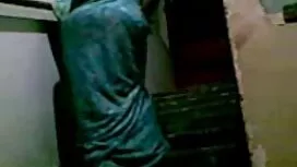 Phụ nữ khỏa thân tro ...