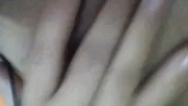 Rất đẹp, cô gái nằm  ...