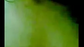 Cô cúi xem sec xy vi ...