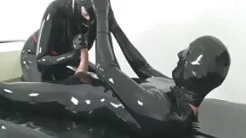Các con làm việc nhà ...